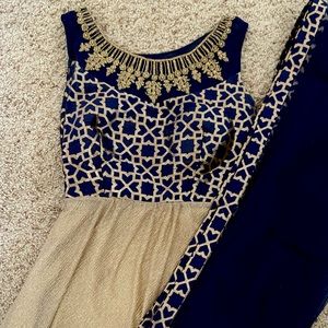 Indian dress (Salwar Kameez)